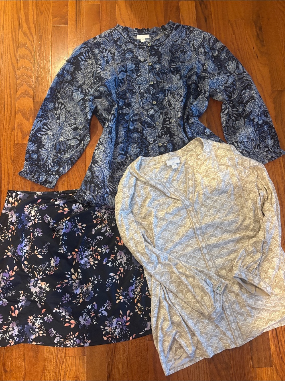 Pattern Tops and Skort bundle - Size large - Excellent condition